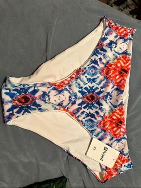Women’s White Floral Tie-Dye Bikini Bottoms - White/Blue/Red
